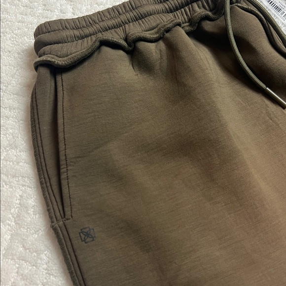 New! Devon Windsor Olive Steele Short with drawstring and pockets large - Picture 4 of 12